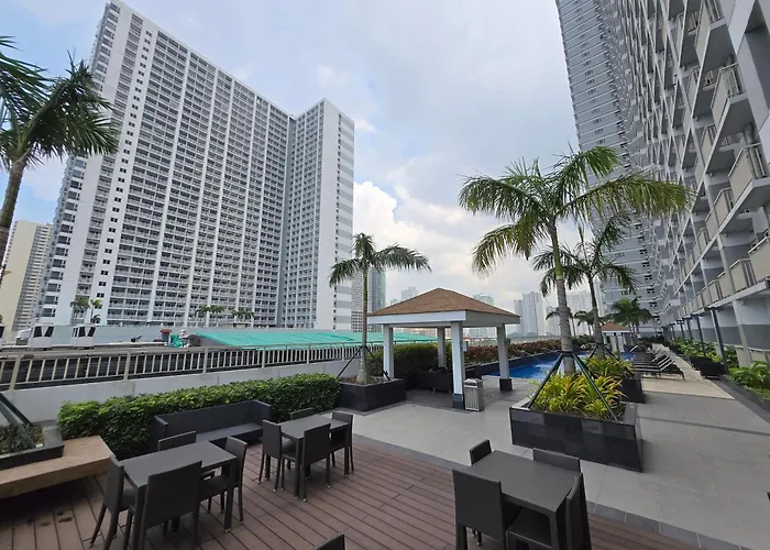 2br Solana Near Moa Picc Naia Manila
